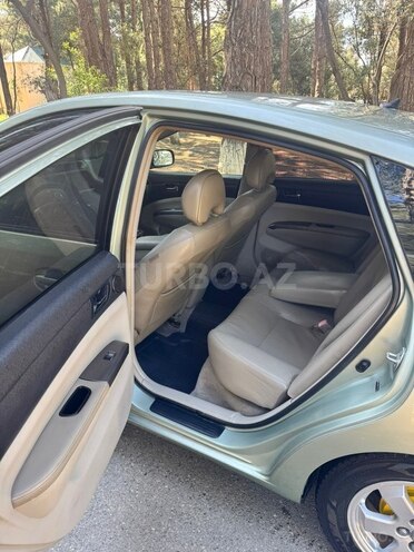 Toyota Prius-11