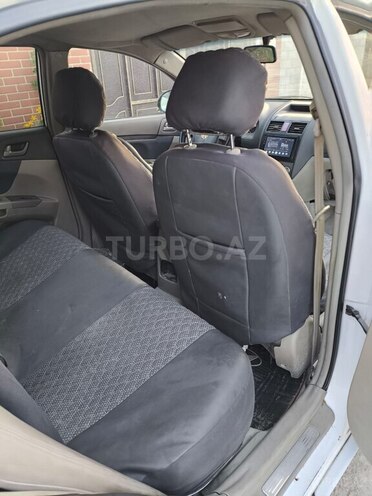 Geely Emgrand EC7-5