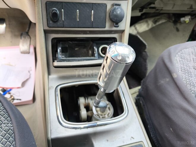 Geely Emgrand EC7-8