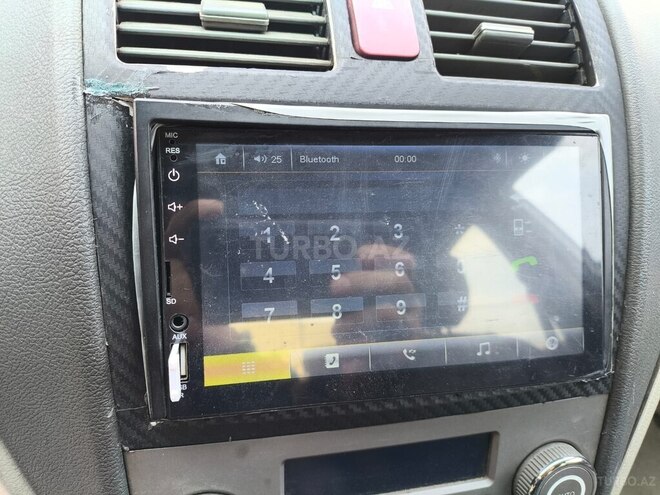 Geely Emgrand EC7-7