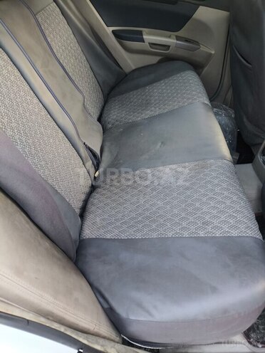 Geely Emgrand EC7-9