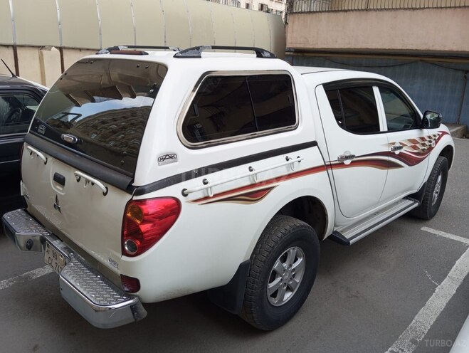 Mitsubishi L200-3