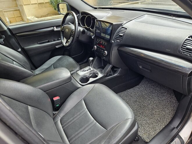 Kia Sorento-11