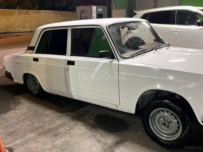 LADA (VAZ) 2107-2