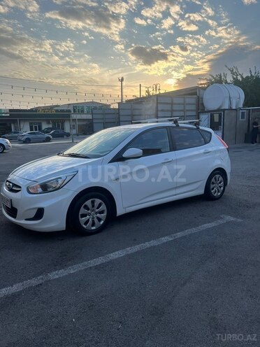 Hyundai Accent-2