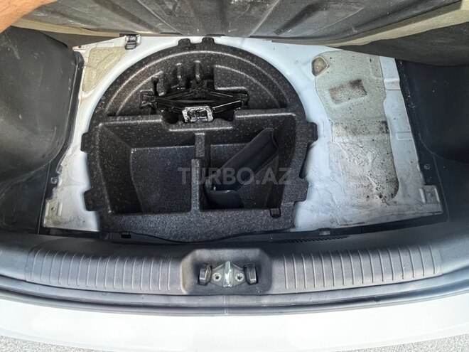 Hyundai Accent-9