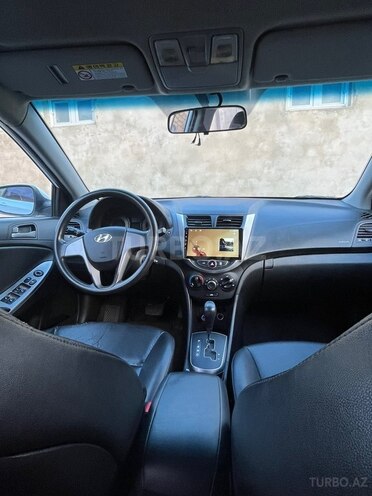 Hyundai Accent-6