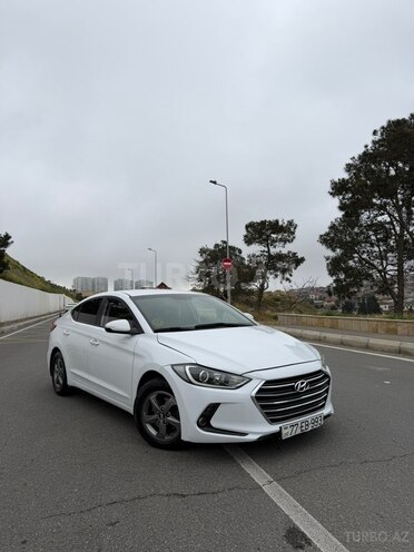 Hyundai Avante-1