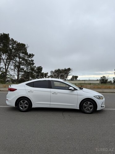 Hyundai Avante-5