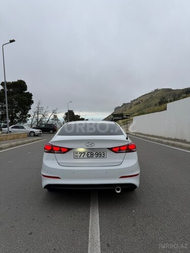 Hyundai Avante-8