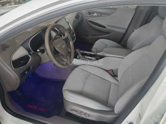 Chevrolet Malibu-9