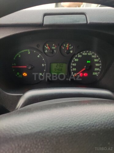 Ford Transit-10