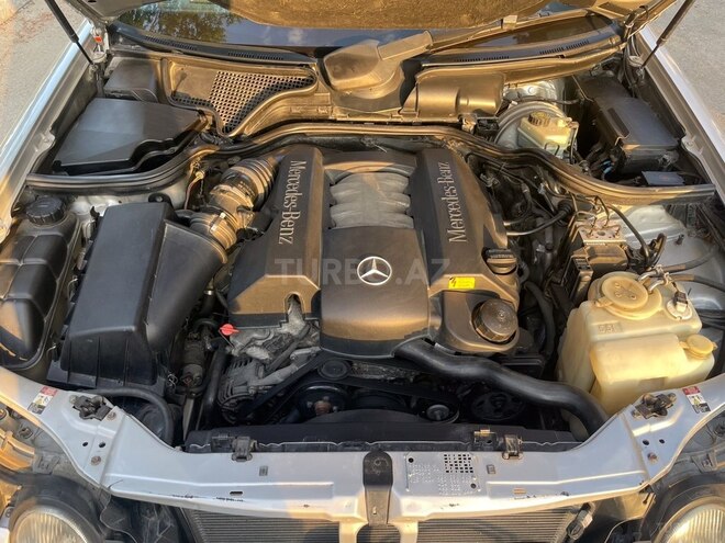 Mercedes E 280-5