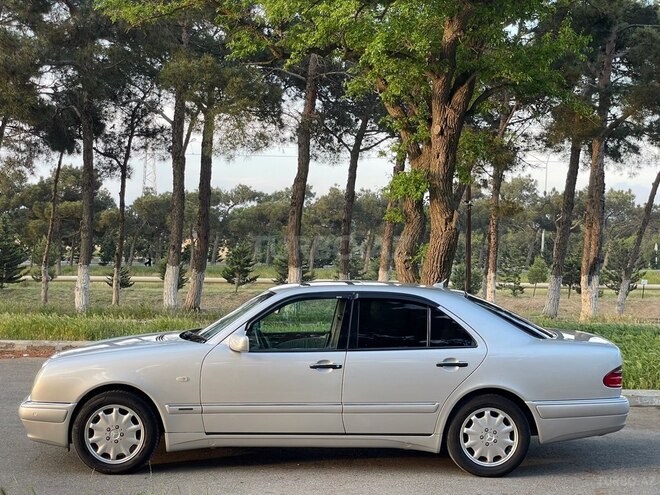 Mercedes E 280-15