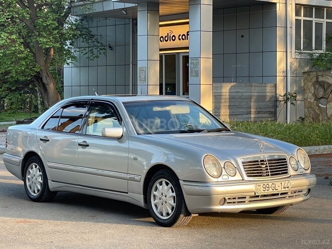 Mercedes E 280-18