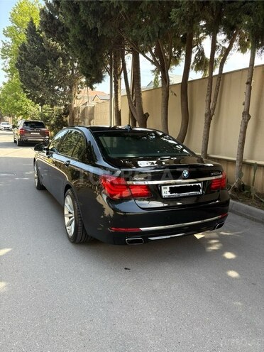 BMW 750-19