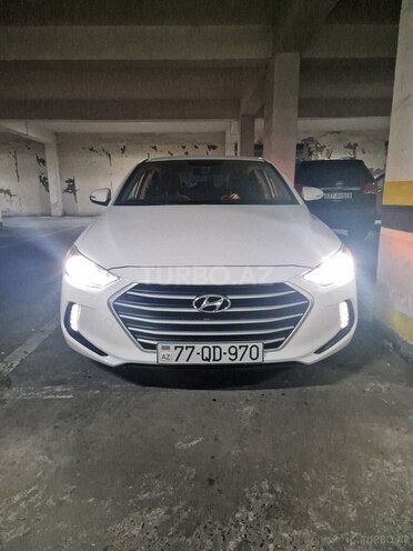 Hyundai Elantra-4