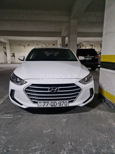Hyundai Elantra-1