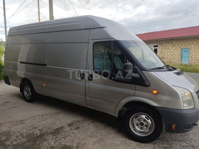 Ford Transit-2