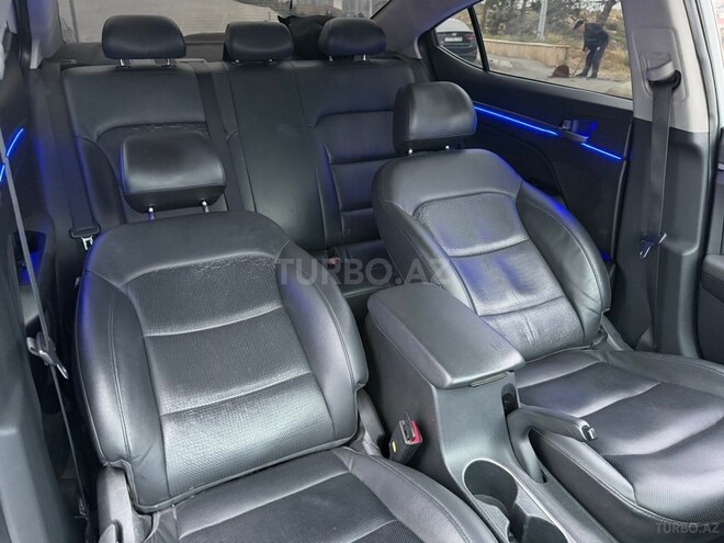 Hyundai Avante-16