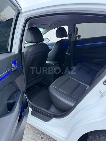 Hyundai Avante-19