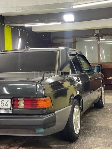 Mercedes 190-4