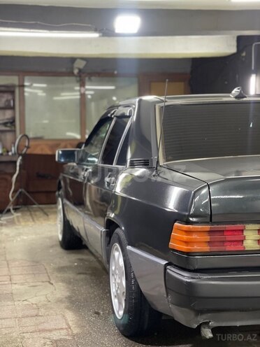Mercedes 190-5