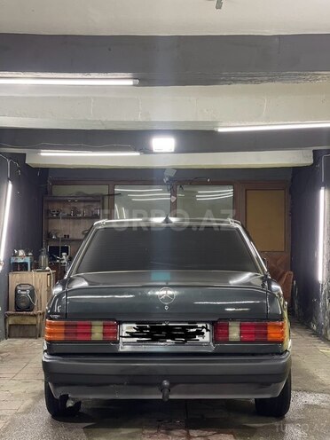 Mercedes 190-2