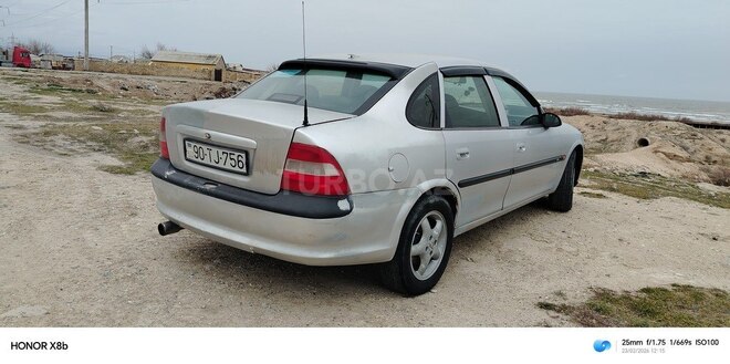 Opel Vectra-14