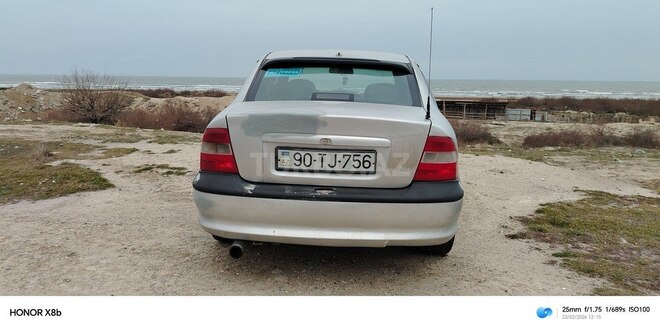 Opel Vectra-12