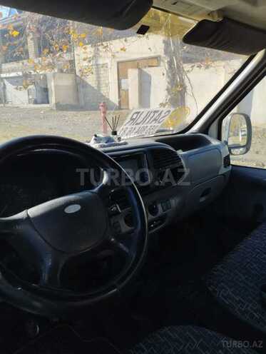 Ford Transit-3