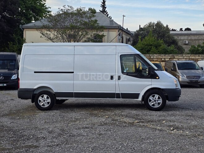 Ford Transit-4
