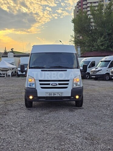 Ford Transit-2