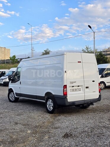 Ford Transit-5
