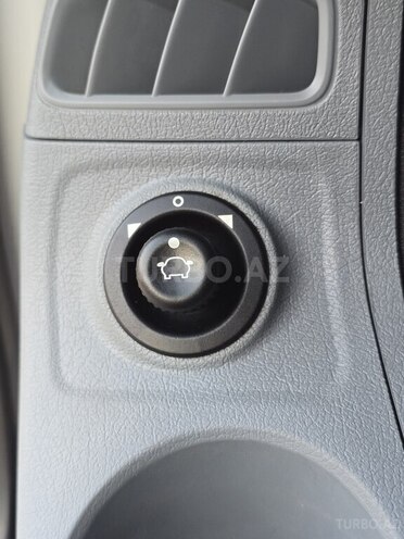 Ford Transit-10