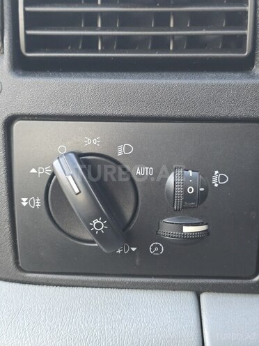 Ford Transit-11