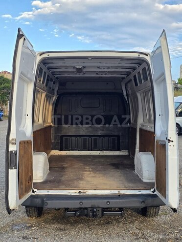 Ford Transit-17