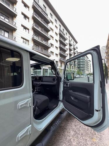 Jeep Wrangler-8