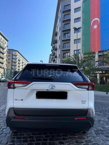 Toyota RAV4-12
