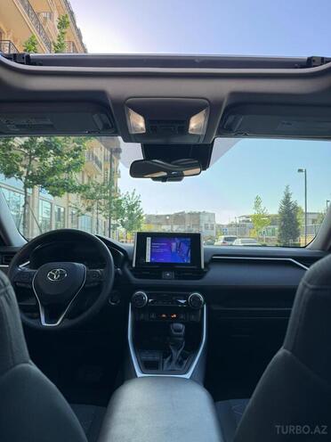 Toyota RAV4-9