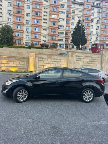 Hyundai Elantra-8