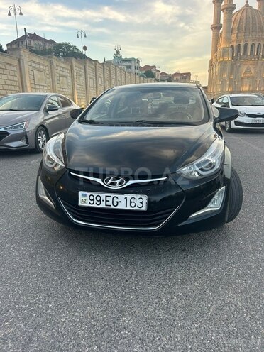 Hyundai Elantra-4