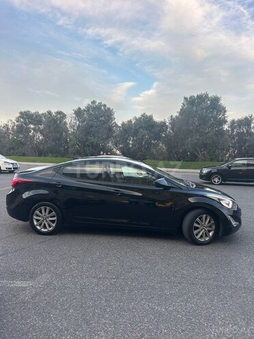 Hyundai Elantra-7
