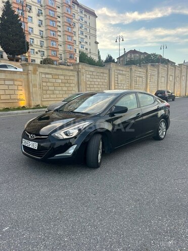 Hyundai Elantra-3