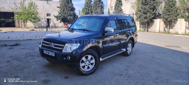 Mitsubishi Pajero-2