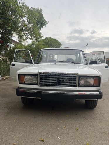 LADA (VAZ) 2107-1