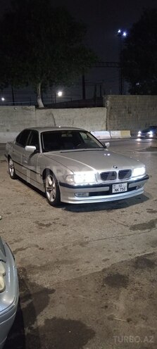 BMW 728-2