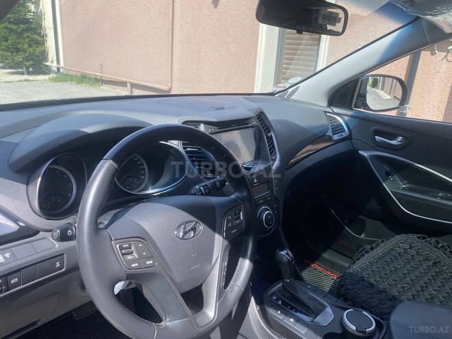Hyundai Santa Fe-15