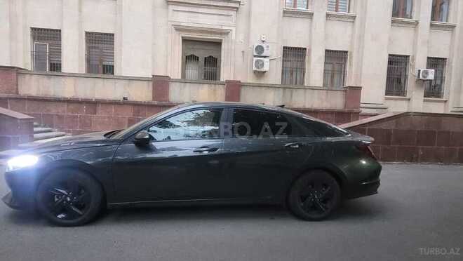 Hyundai Elantra-2