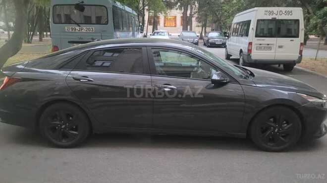 Hyundai Elantra-11